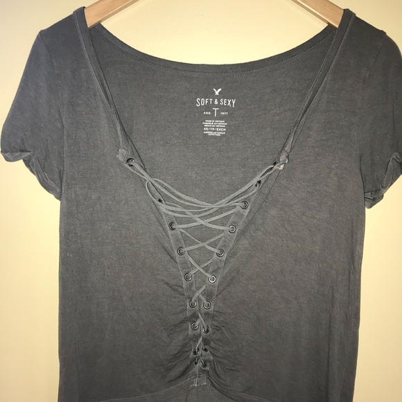 AMERICAN EAGLE SOFT & SEXY LACE UP TOP - Picture 2 of 4